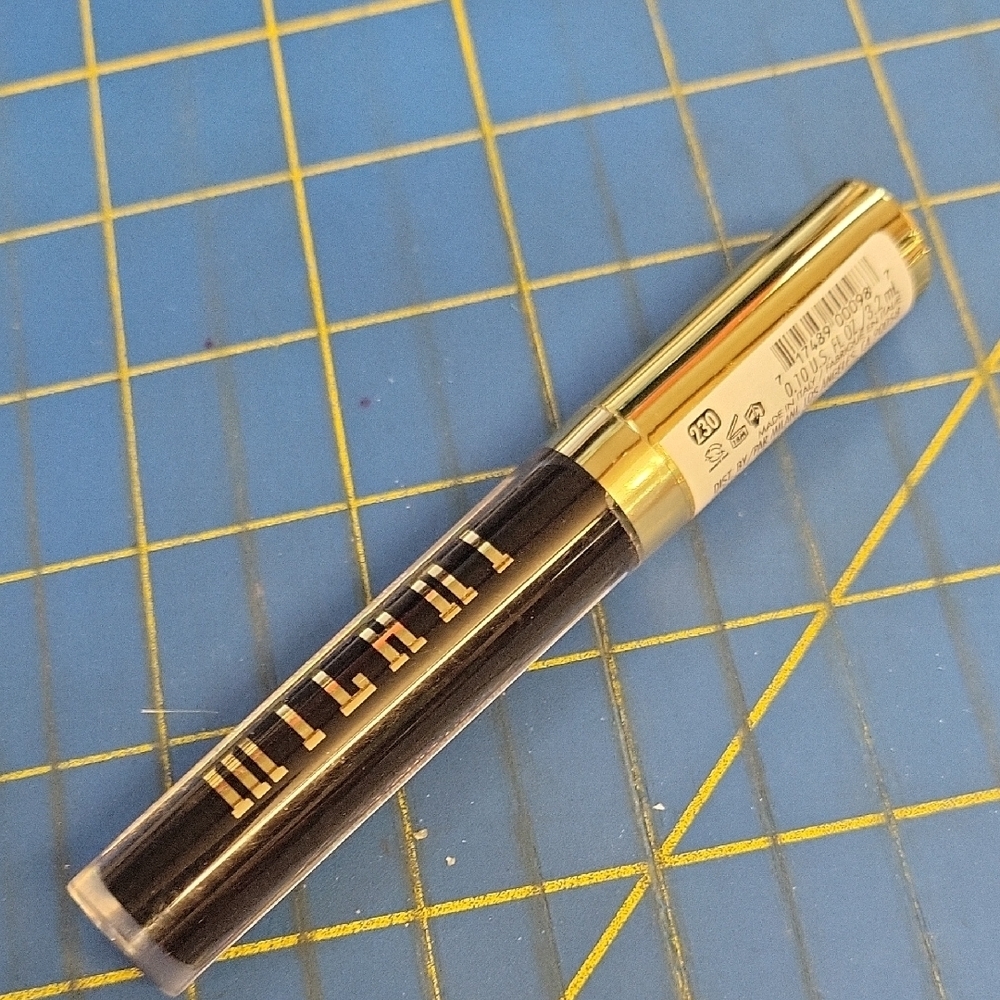 Milani Stay Put Liquid Lip Longwear Lipstick 230 Villain Era 3.2ml
